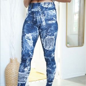 Distressed the dye soft leggings size Medium